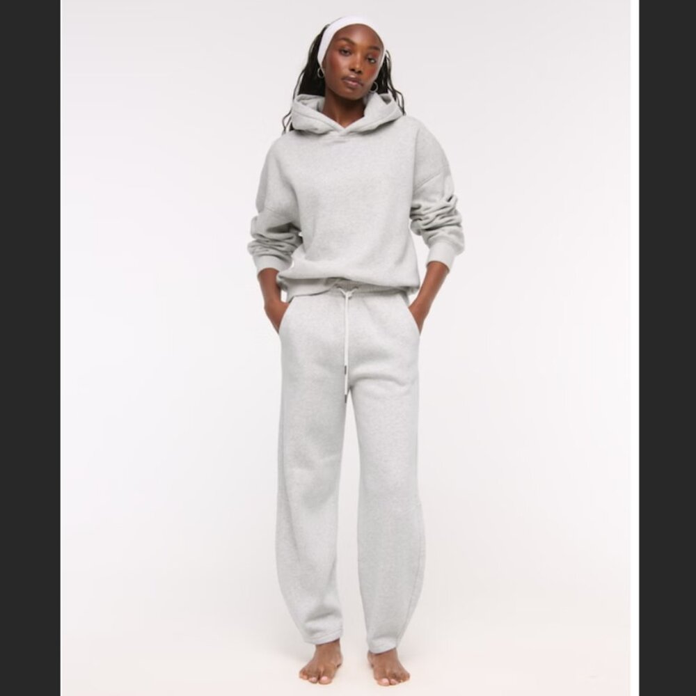 NWT ABERCROMBIE HIGH RISE BARREL SUNDAY SWEATPANTS--WOMEN'S SMALL--GREY - Picture 2 of 11